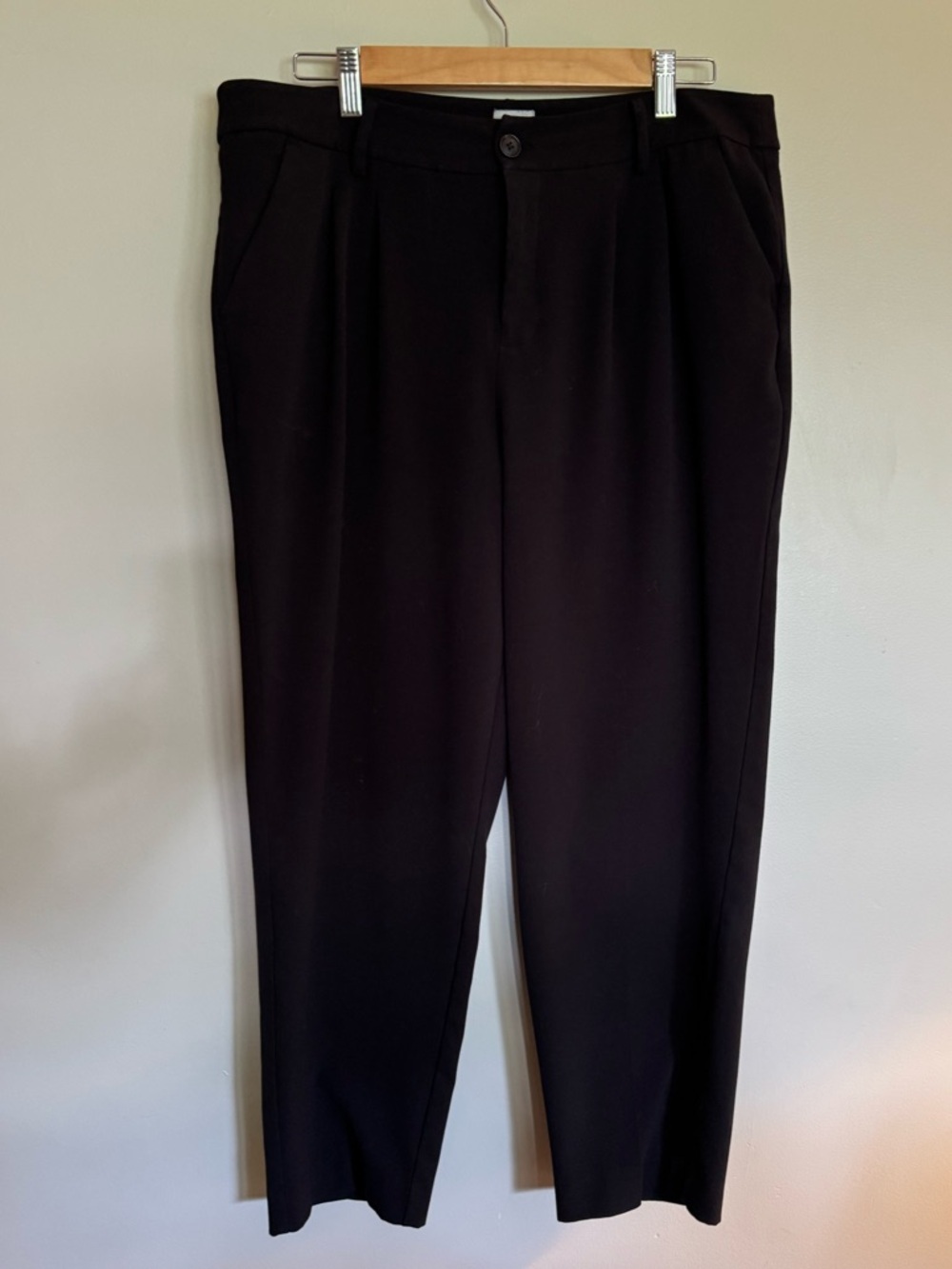 A New Day Black Tapered Dress Pants Size 14 Work Office Career Stretch Ankle